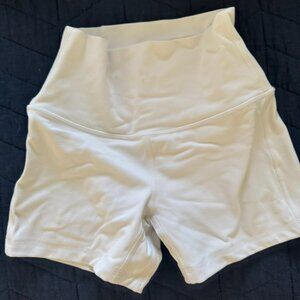 Lulu 4in align shorts